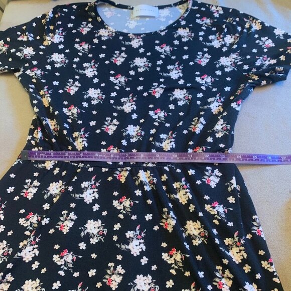 Adorable French Grey Floral Knit Dress - 'Lilian' - Size L - Picture 8 of 8